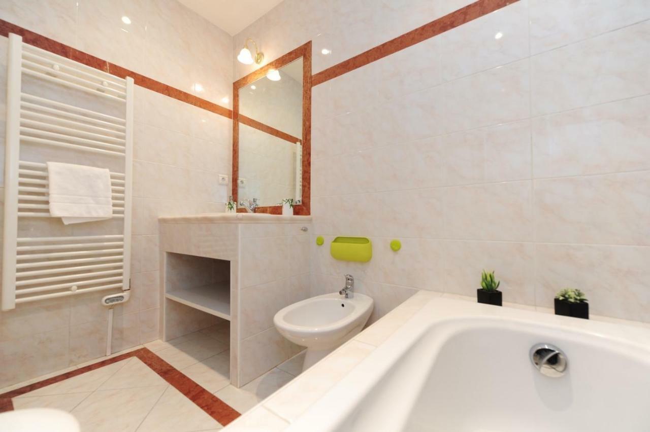 Le Savoy Palace - Five Stars Holiday House Nice Eksteriør billede